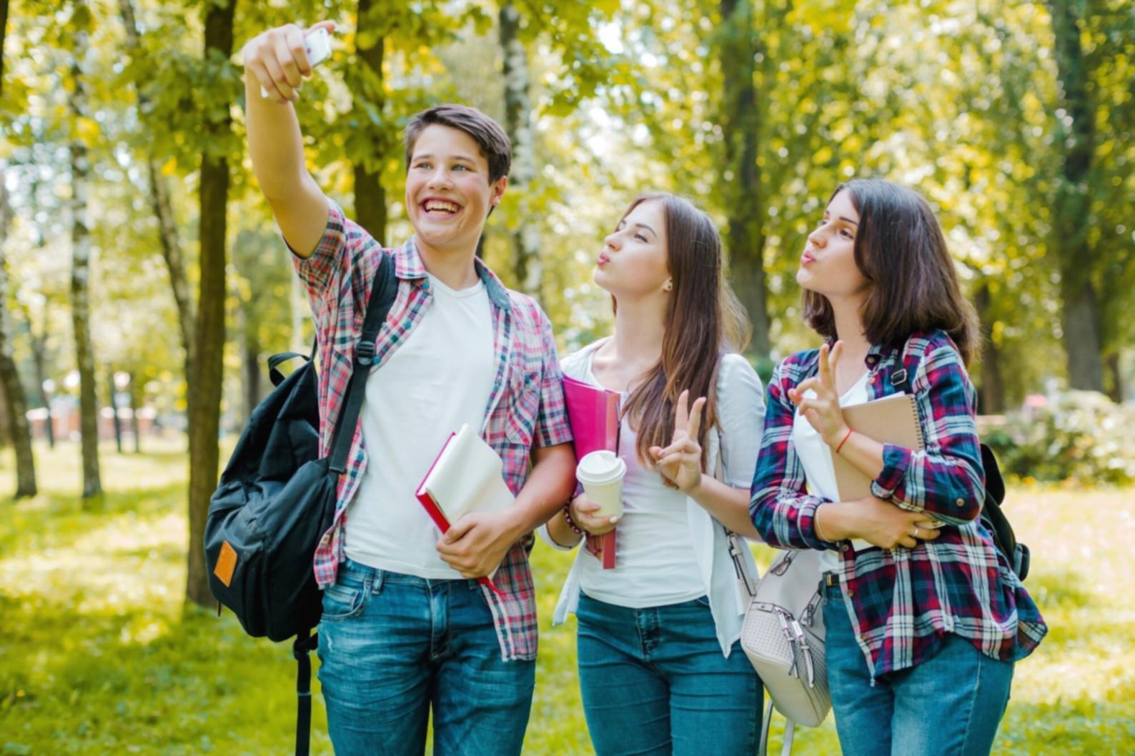 Revenue growth charts showing quarterly trends